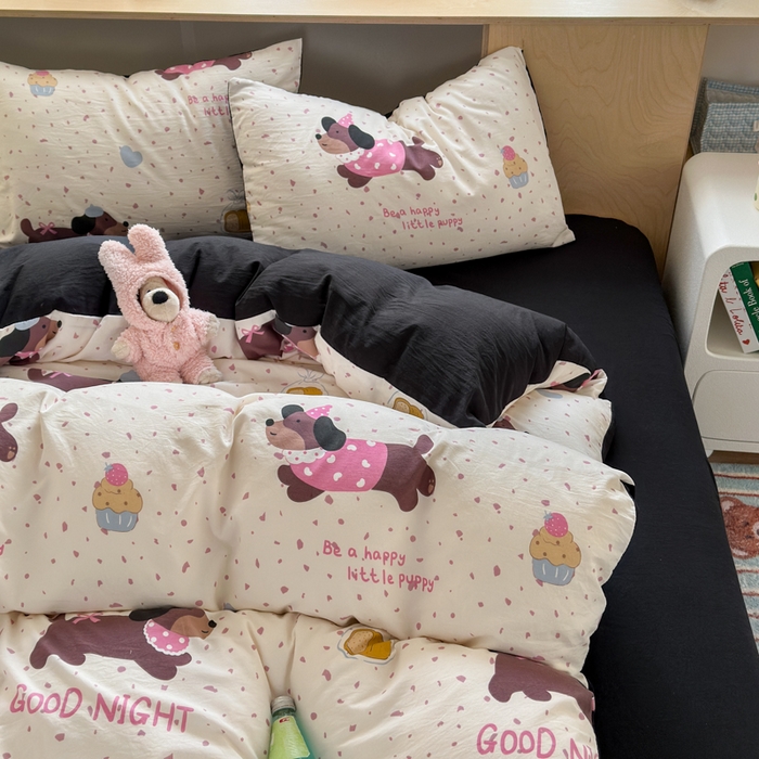 91家纺网 家纺一手货源 找家纺 冕悠家纺 2025新款A类高克重糯叽叽超柔糯水洗棉印花四件套-单被套 蛋糕奶狗