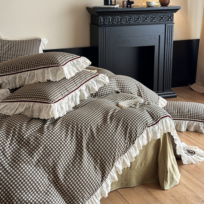 91家纺网 家纺一手货源 找家纺 蓝邻家纺 2025春夏新款全棉纯棉复古双层纱花边织带款四件套 玛德琳-绿