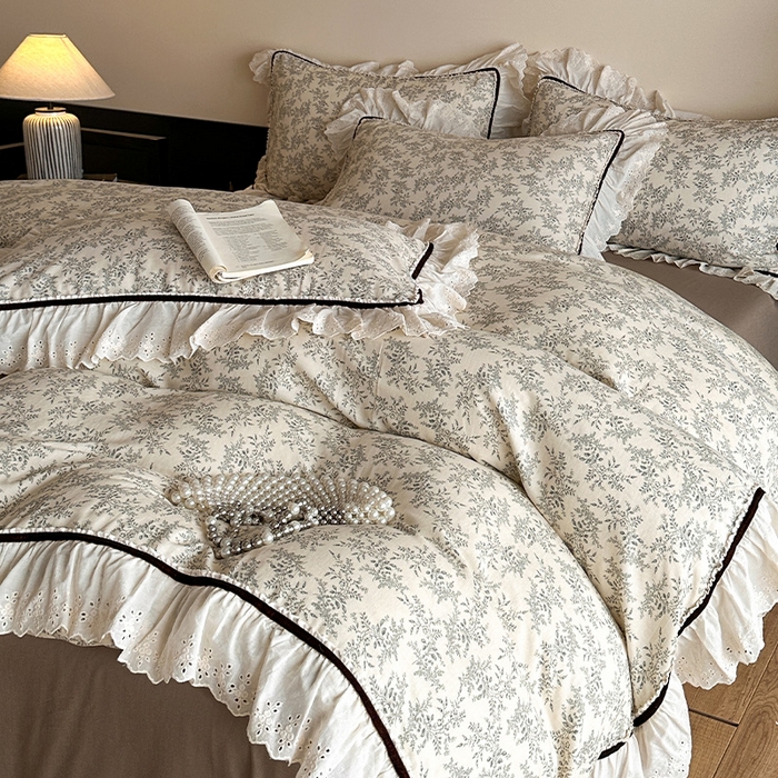 91家纺网 家纺一手货源 找家纺 蓝邻家纺 2025春夏新款全棉纯棉复古双层纱花边织带款四件套 瑞莎-深灰