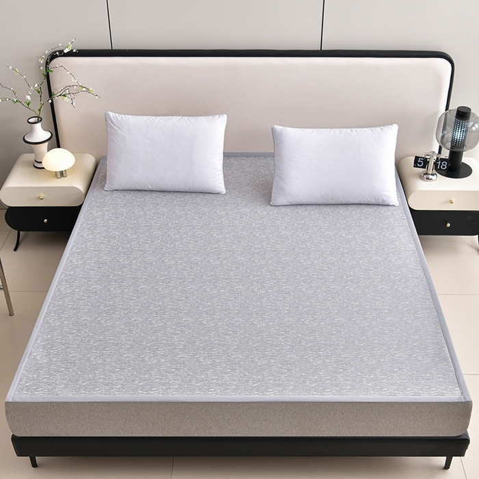 91家纺网 家纺一手货源 找家纺 芯诗曼家纺 2025新款三明治凉感丝提花冰丝席凉席 莫兰-灰床席款