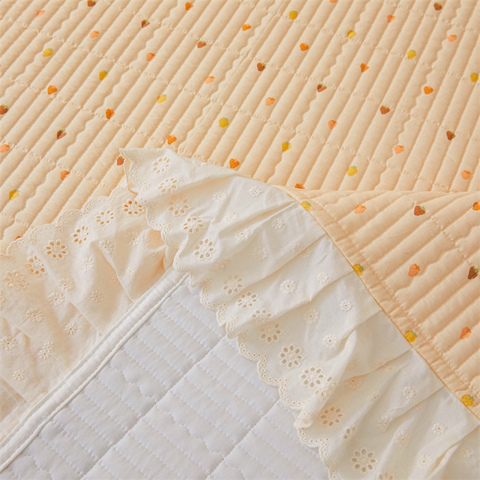 91家纺网 家纺一手货源 找家纺 恒爱家纺2025新款全棉纯棉韩版花边床盖 甜甜蜜蜜