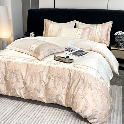 91家纺网 家纺一手货源 找家纺 （总）子曰 2025新款金丝提花浮雕刺绣水洗真丝四件套