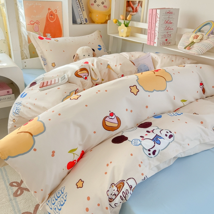 91家纺网 家纺一手货源 找家纺 悦织湾家纺 2025新款印花学生宿舍亲肤芦荟棉三件套单双人四件套轻奢印花磨毛床上用品 蛋糕熊