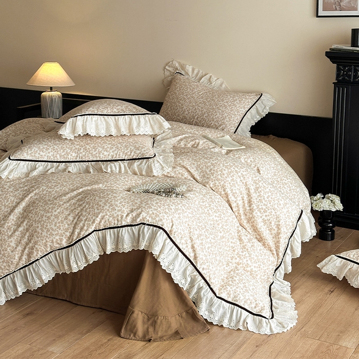 91家纺网 家纺一手货源 找家纺 蓝邻家纺 2025春夏新款全棉纯棉复古双层纱花边织带款四件套 秋之寄语