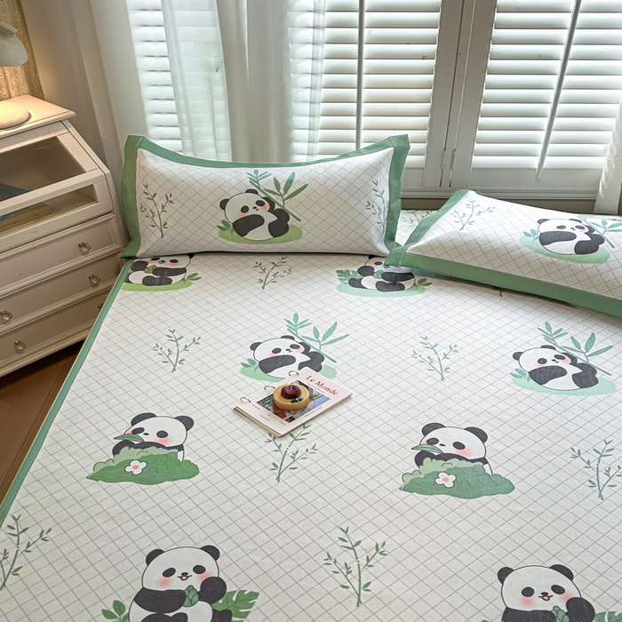 91家纺网 家纺一手货源 找家纺 花言狐语 2025新款真冰藤印花床笠款凉席 可爱熊猫