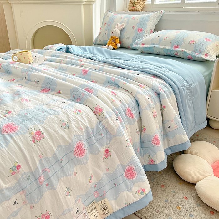 91家纺网 家纺一手货源 找家纺 西域种棉人·千百笠 2025新款A类新疆棉花夏凉被加宽包边水洗棉卡通印花吸湿透气棉花夏被空调被 凌香 爱心狗