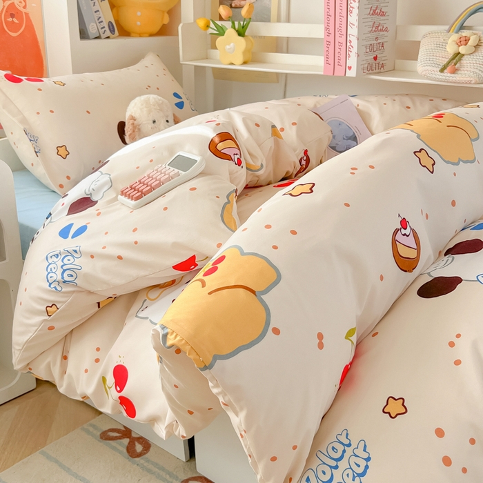 91家纺网 家纺一手货源 找家纺 悦织湾家纺 2025新款印花学生宿舍亲肤芦荟棉三件套单双人四件套轻奢印花磨毛床上用品 蛋糕熊