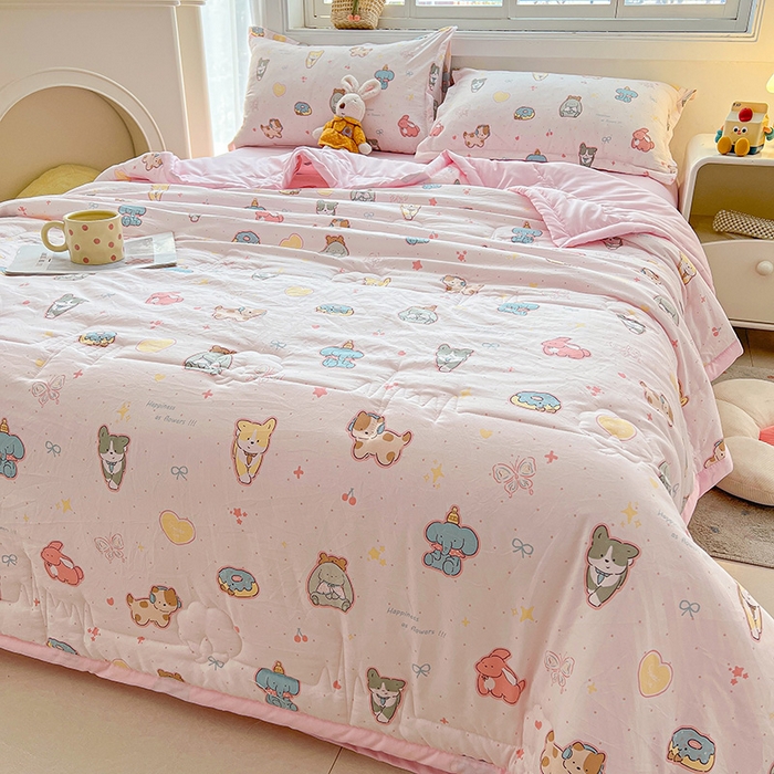 91家纺网 家纺一手货源 找家纺 西域种棉人·千百笠 2025新款A类新疆棉花夏凉被加宽包边水洗棉卡通印花吸湿透气棉花夏被空调被 凌香 淘气狗