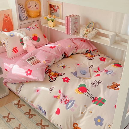 91家纺网 家纺一手货源 找家纺 悦织湾家纺 2025新款印花学生宿舍亲肤芦荟棉三件套单双人四件套轻奢印花磨毛床上用品 礼物熊