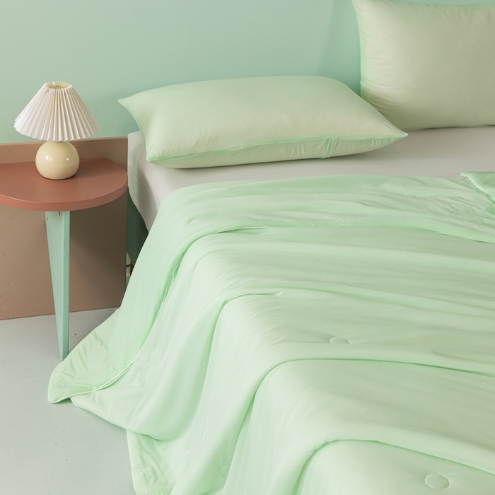 91家纺网 家纺一手货源 找家纺 瑜珠家纺 2025新款瑜珠云母凉感丝夏被 天水绿