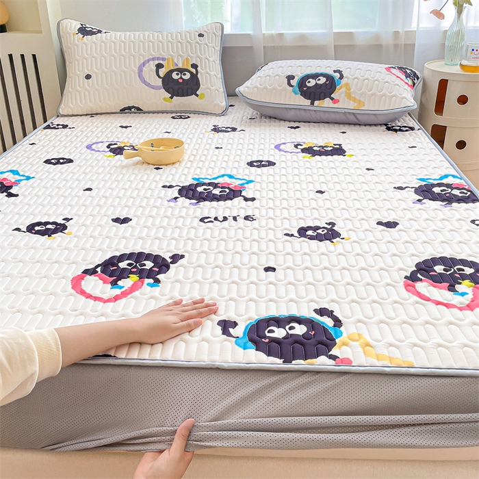 91家纺网 家纺一手货源 找家纺 布卢姆床垫 2025新款5mmA类乳胶凉席床笠套件夏被组合 可爱煤球