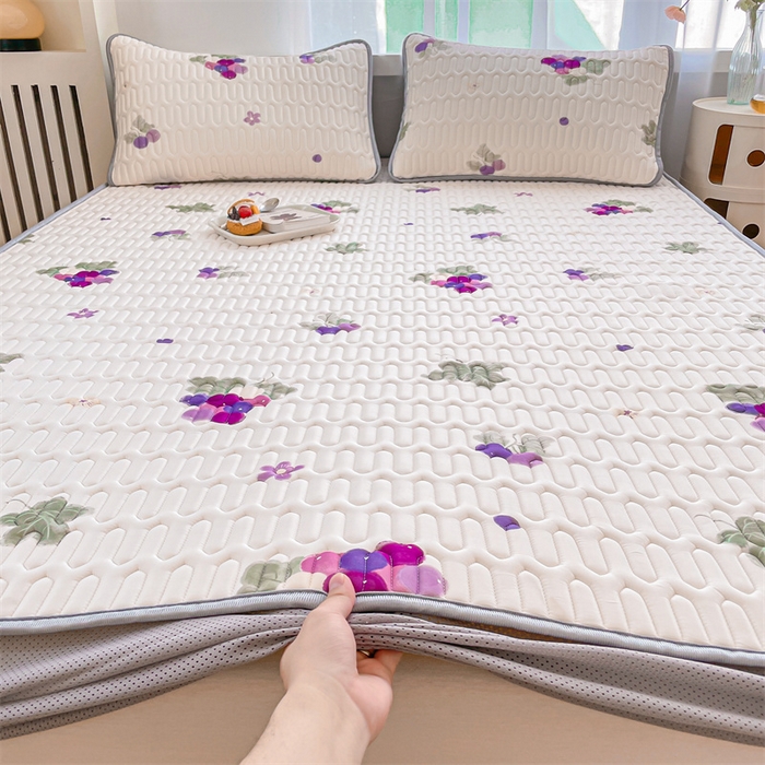 91家纺网 家纺一手货源 找家纺 布卢姆床垫 2025新款5mmA类乳胶凉席床笠套件夏被组合 葡萄乐园