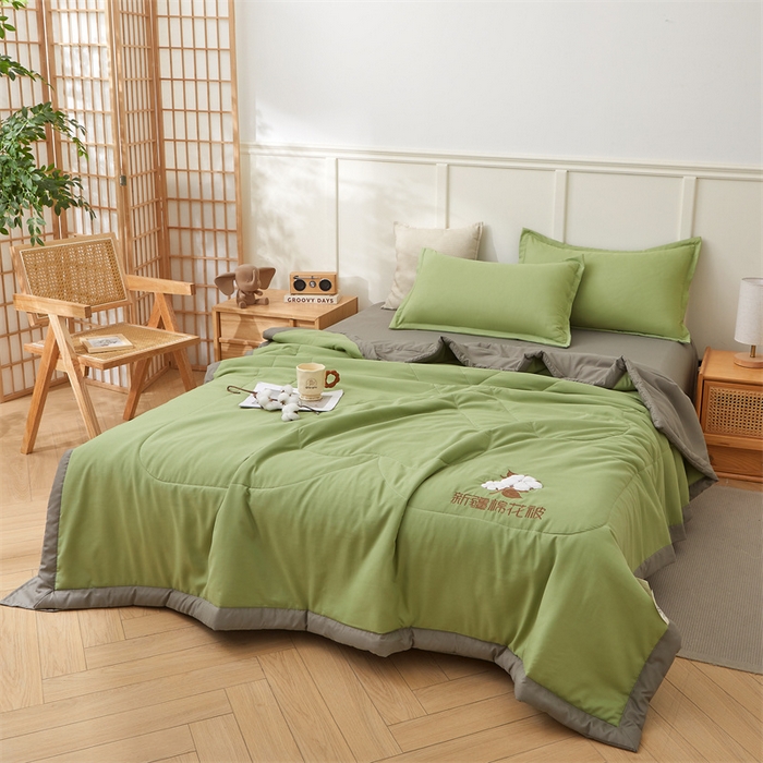 91家纺网 家纺一手货源 找家纺 西域种棉人·千百笠 2025新款A类100%新疆棉花夏凉被纯棉全棉填充毛巾绣绣花纯色双拼原棉空调被夏被 云暖-抹茶绿