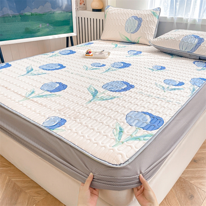 91家纺网 家纺一手货源 找家纺 布卢姆床垫 2025新款5mmA类乳胶凉席床笠套件夏被组合 郁金香-蓝