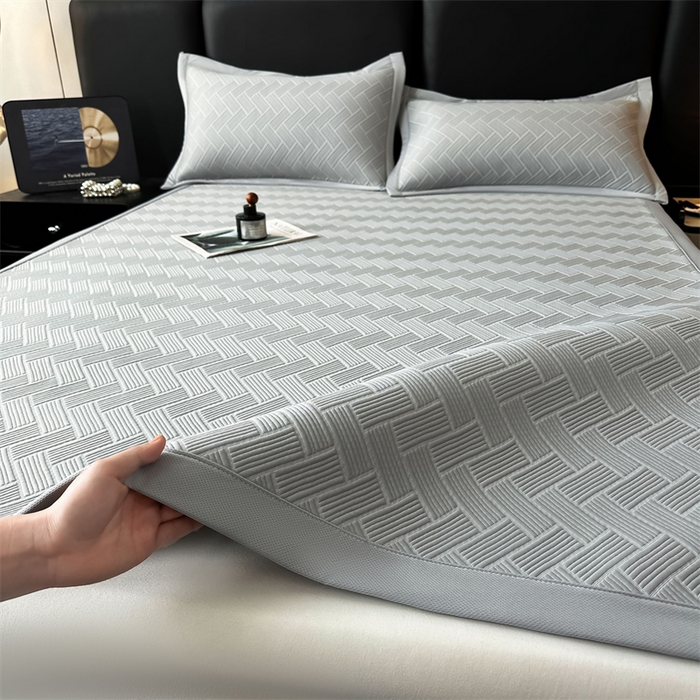 91家纺网 家纺一手货源 找家纺 雯豆家纺 2025夏季新款PE中分子凉感凉席三件套冰丝凉感席子纯色素色成人平铺绑带款 简尚-月影灰