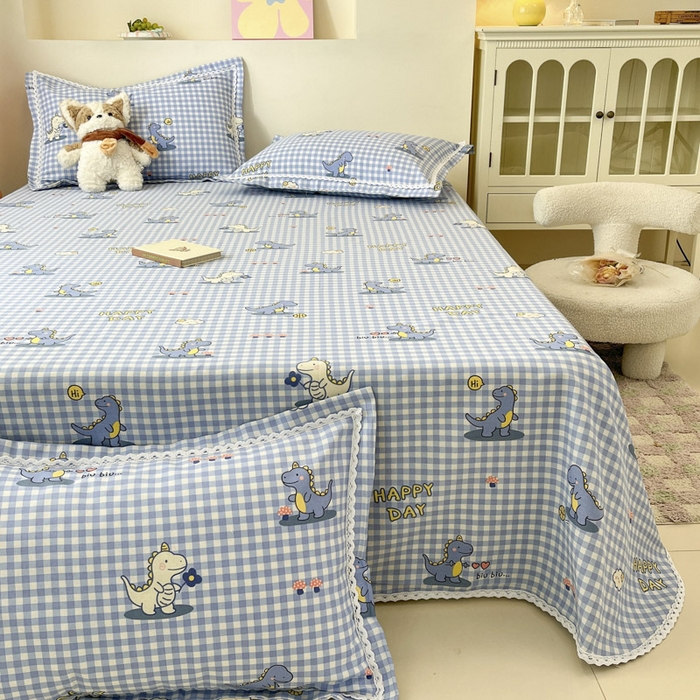 91家纺网 家纺一手货源 找家纺 新印象  2025新款花边老粗布床单款床笠款三件套蓝色小恐龙