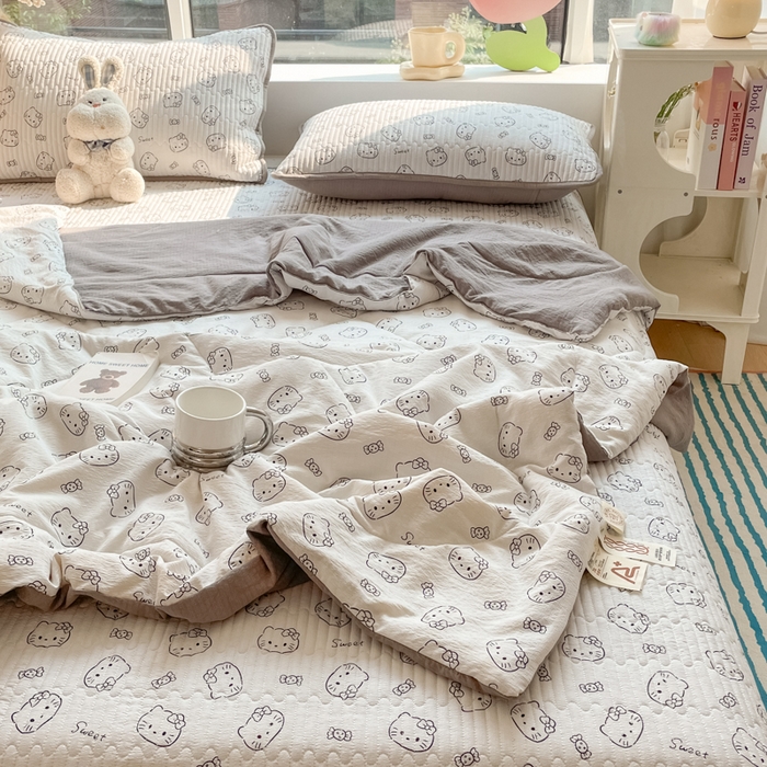 91家纺网 家纺一手货源 找家纺 老帅的工厂店 2025新款a类云感双层纱7a抗菌夏被床盖四件套 猫咪