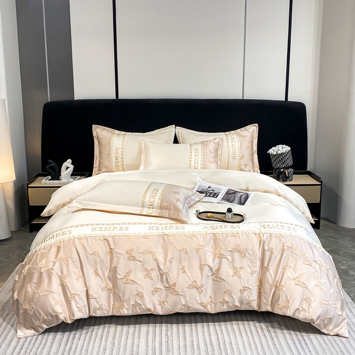 91家纺网 家纺一手货源 找家纺 子曰 2025新款金丝提花浮雕刺绣水洗真丝四件套 醉蝴蝶-米白