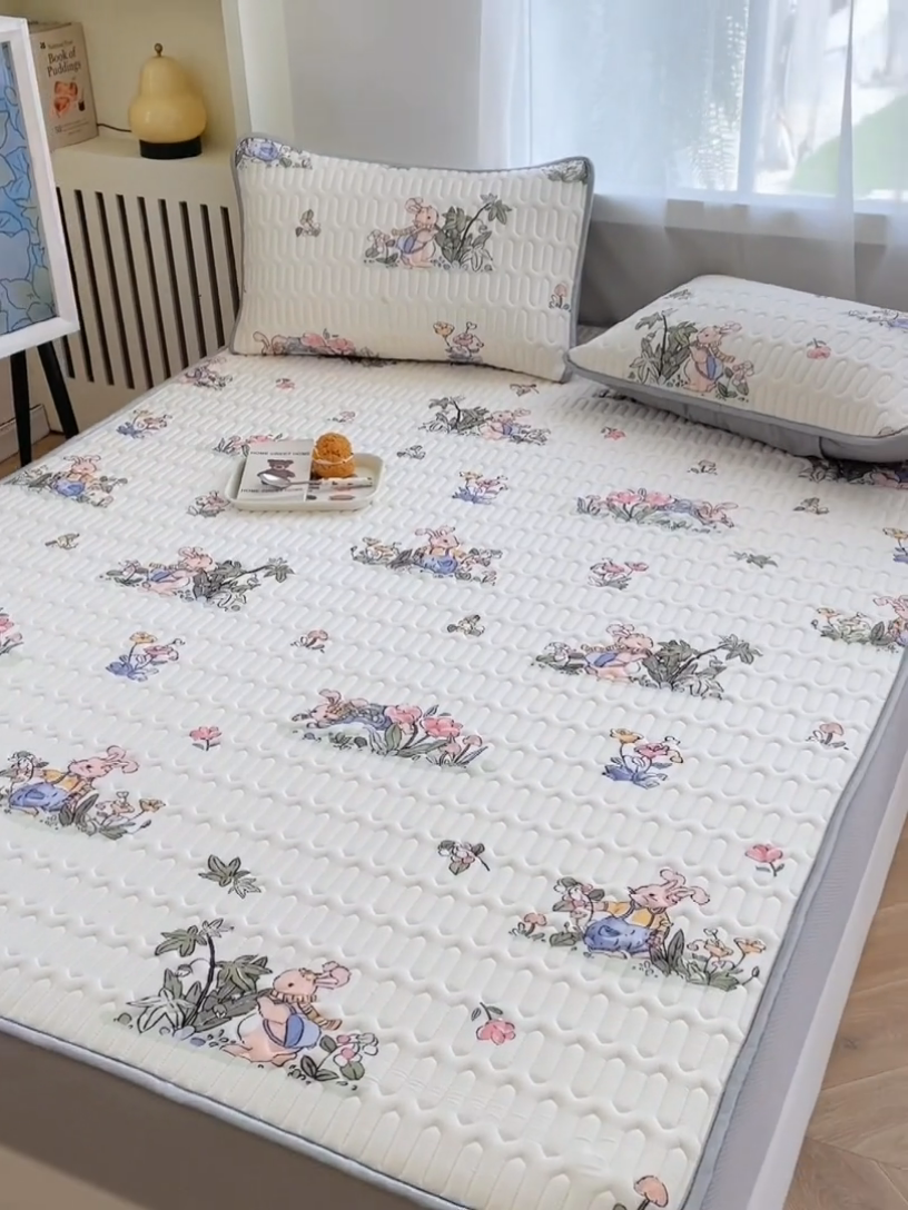 91家纺网 家纺一手货源 找家纺 布卢姆床垫 2025新款5mmA类乳胶凉席床笠套件夏被组合 兔子先生