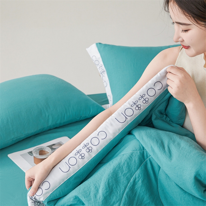 91家纺网 家纺一手货源 找家纺 西域种棉人·千百笠 2025新款A类100%新疆棉花夏凉被纯棉全棉填充毛巾绣绣花纯色双拼原棉空调被夏被 千寻蔚蓝