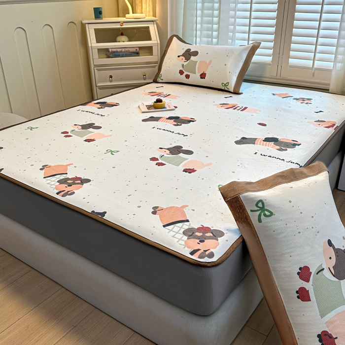 91家纺网 家纺一手货源 找家纺 花言狐语 2025新款真冰藤印花床笠款凉席 腊肠狗