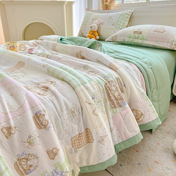 91家纺网 家纺一手货源 找家纺 西域种棉人·千百笠 2025新款A类新疆棉花夏凉被加宽包边水洗棉卡通印花吸湿透气棉花夏被空调被 凌香 宠物格