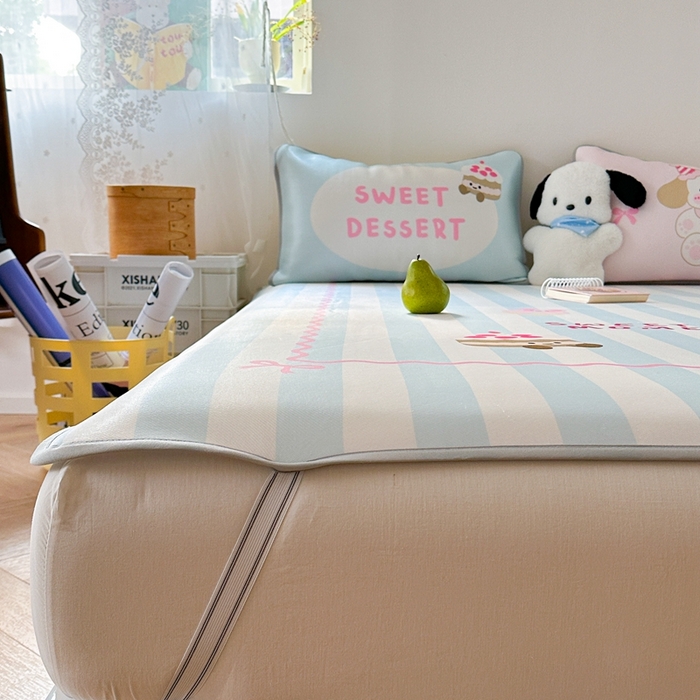 91家纺网 家纺一手货源 找家纺 美乐迪家纺 2025新款碳光凉感冰丝席 蛋糕大耳狗