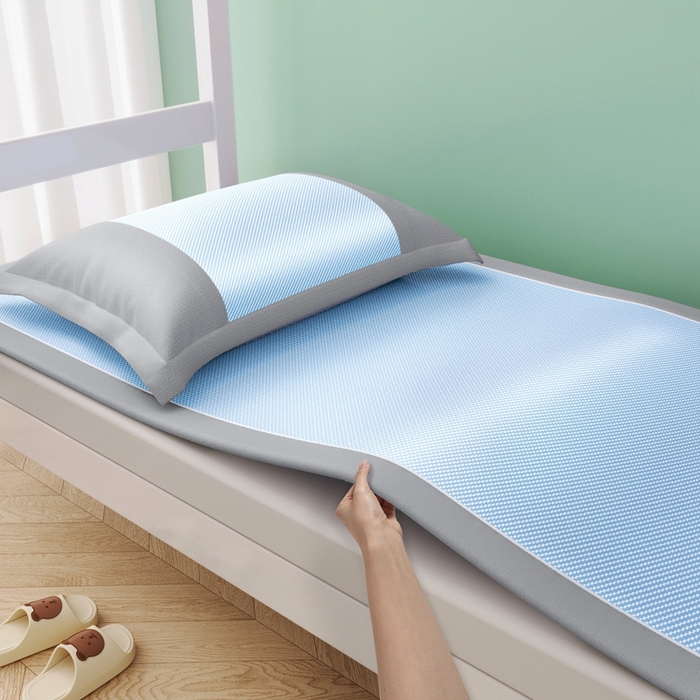 91家纺网 家纺一手货源 找家纺 川悦生活 2025新款纯色凉感冰丝席-小床 眠眠熊猫-水蓝