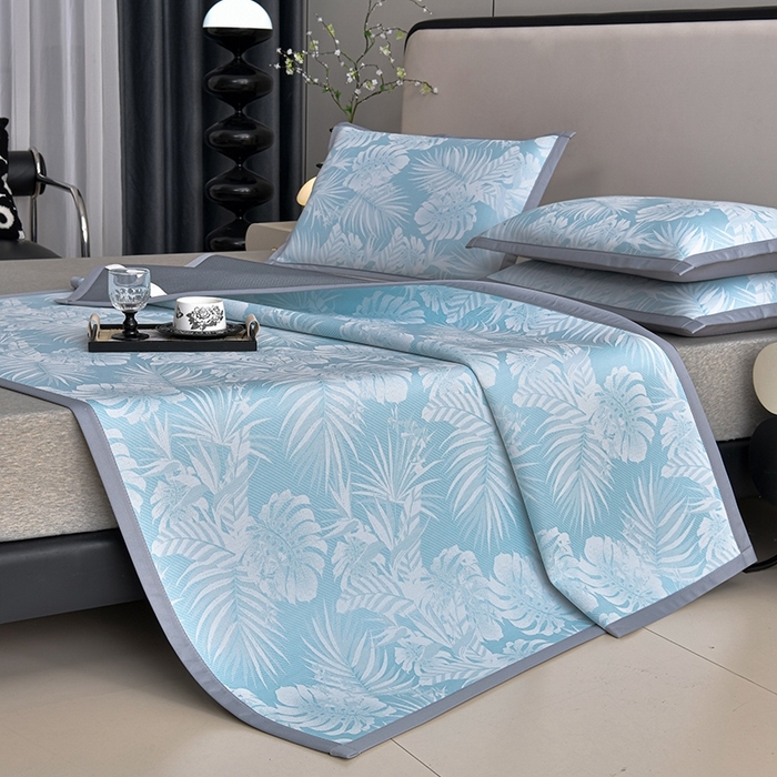 91家纺网 家纺一手货源 找家纺 芯诗曼家纺 2025新款三明治凉感丝提花冰丝席凉席 叶语恋-蓝床席款