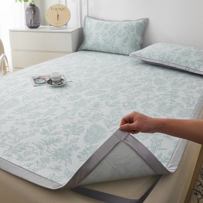 91家纺网 家纺一手货源 找家纺 曲宿家纺 2025新款高分子色织提花软凉席系列 葱郁-湖蓝