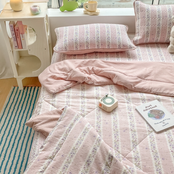 91家纺网 家纺一手货源 找家纺 老帅的工厂店 2025新款a类云感双层纱7a抗菌夏被床盖四件套 赫本