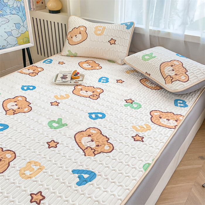 91家纺网 家纺一手货源 找家纺 布卢姆床垫 2025新款5mmA类乳胶凉席床笠套件夏被组合 字母小熊