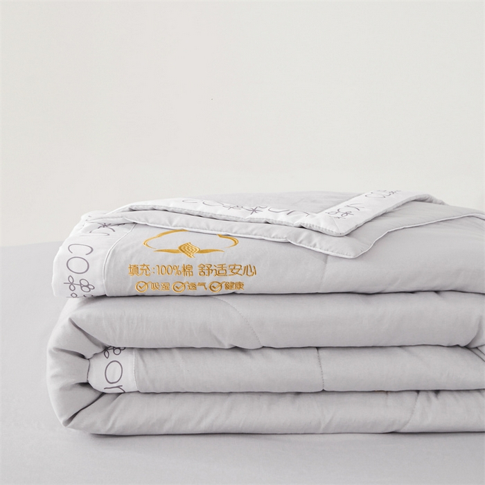 91家纺网 家纺一手货源 找家纺 西域种棉人·千百笠 2025新款A类100%新疆棉花夏凉被纯棉全棉填充毛巾绣绣花纯色双拼原棉空调被夏被 千寻星光灰