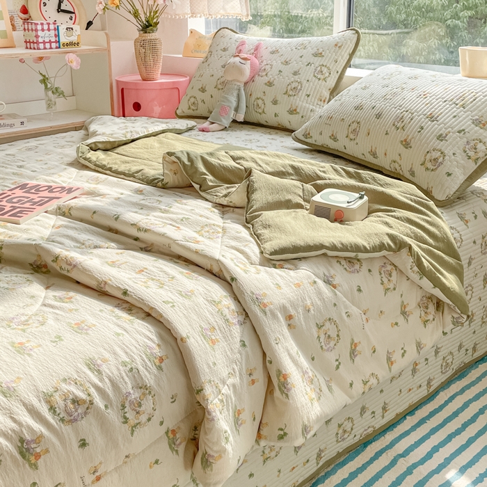 91家纺网 家纺一手货源 找家纺 老帅的工厂店 2025新款a类云感双层纱7a抗菌夏被床盖四件套 庄园兔