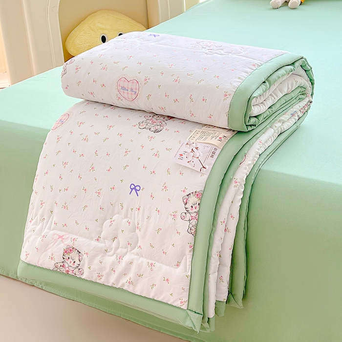 91家纺网 家纺一手货源 找家纺 西域种棉人·千百笠 2025新款A类新疆棉花夏凉被加宽包边水洗棉卡通印花吸湿透气棉花夏被空调被 凌香 招财猫