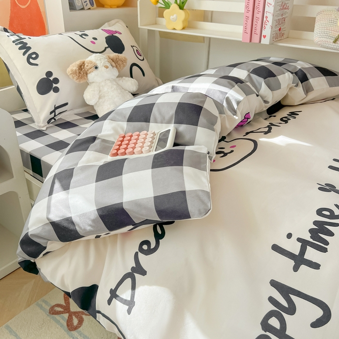 91家纺网 家纺一手货源 找家纺 悦织湾家纺 2025新款印花学生宿舍亲肤芦荟棉三件套单双人四件套轻奢印花磨毛床上用品 可爱多