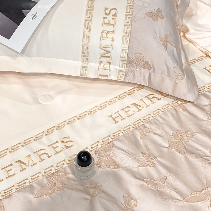 91家纺网 家纺一手货源 找家纺 子曰 2025新款金丝提花浮雕刺绣水洗真丝夏被四件套夏凉被空调被 醉蝴蝶-米白