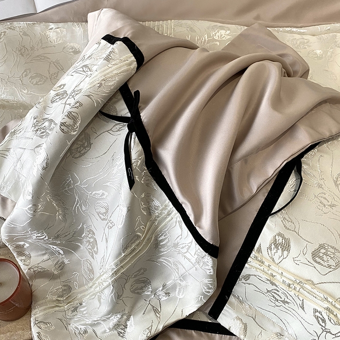 91家纺网 家纺一手货源 找家纺 优悦生活馆 2025年新款工艺款冰丝浮雕拼接四件套 璀璨之恋-香槟