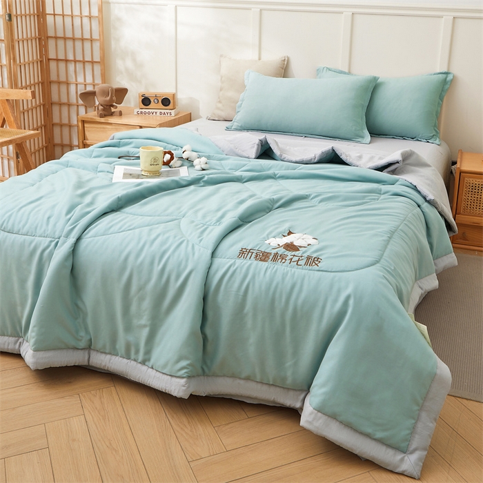 91家纺网 家纺一手货源 找家纺 西域种棉人·千百笠 2025新款A类100%新疆棉花夏凉被纯棉全棉填充毛巾绣绣花纯色双拼原棉空调被夏被 云暖-山水青