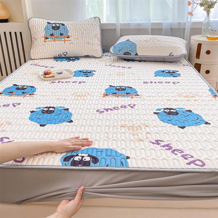 91家纺网 家纺一手货源 找家纺 布卢姆床垫 2025新款5mmA类乳胶凉席床笠套件夏被组合 小羊肖恩