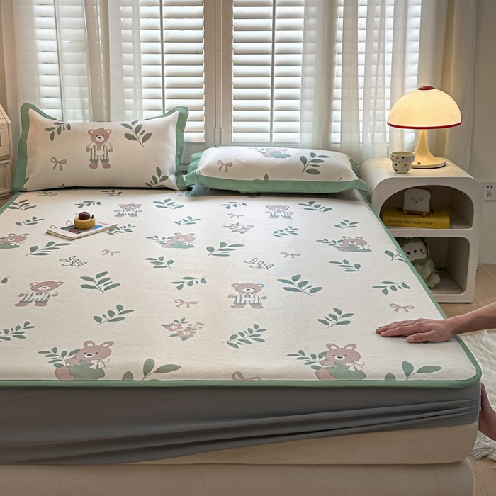 91家纺网 家纺一手货源 找家纺 花言狐语 2025新款真冰藤印花床笠款凉席 丛林熊