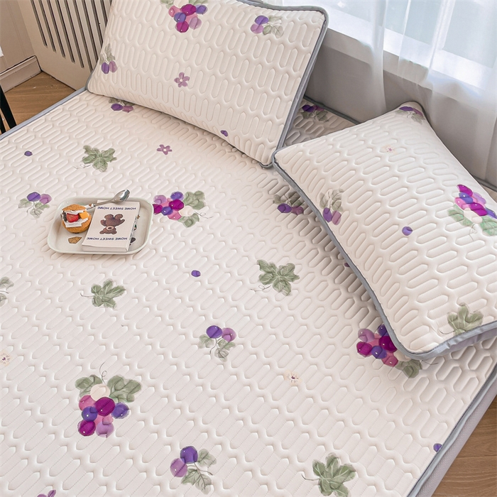 91家纺网 家纺一手货源 找家纺 布卢姆床垫 2025新款5mmA类乳胶凉席床笠套件夏被组合 葡萄乐园