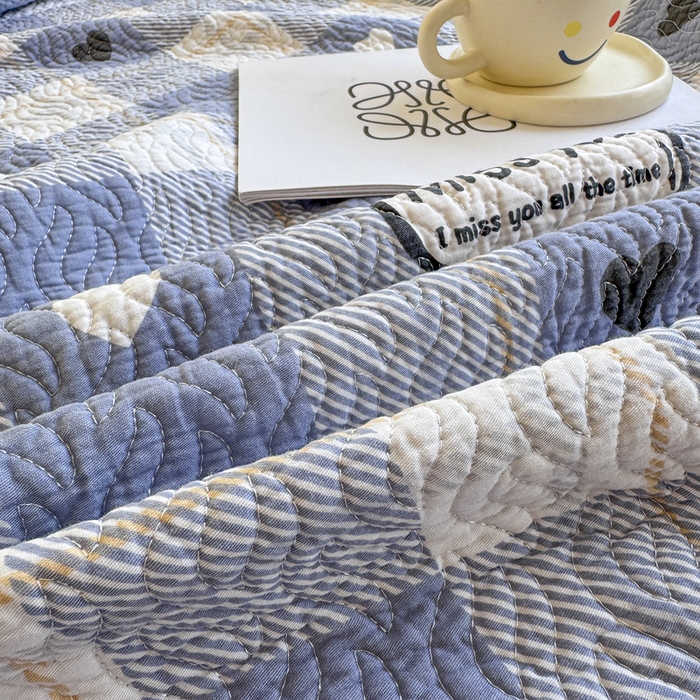 91家纺网 家纺一手货源 找家纺 宜梦家居【需要买家秀请联系老板】 2025新款双面纯棉夹层新疆棉花高温砂洗全棉床盖 爱达拉蓝