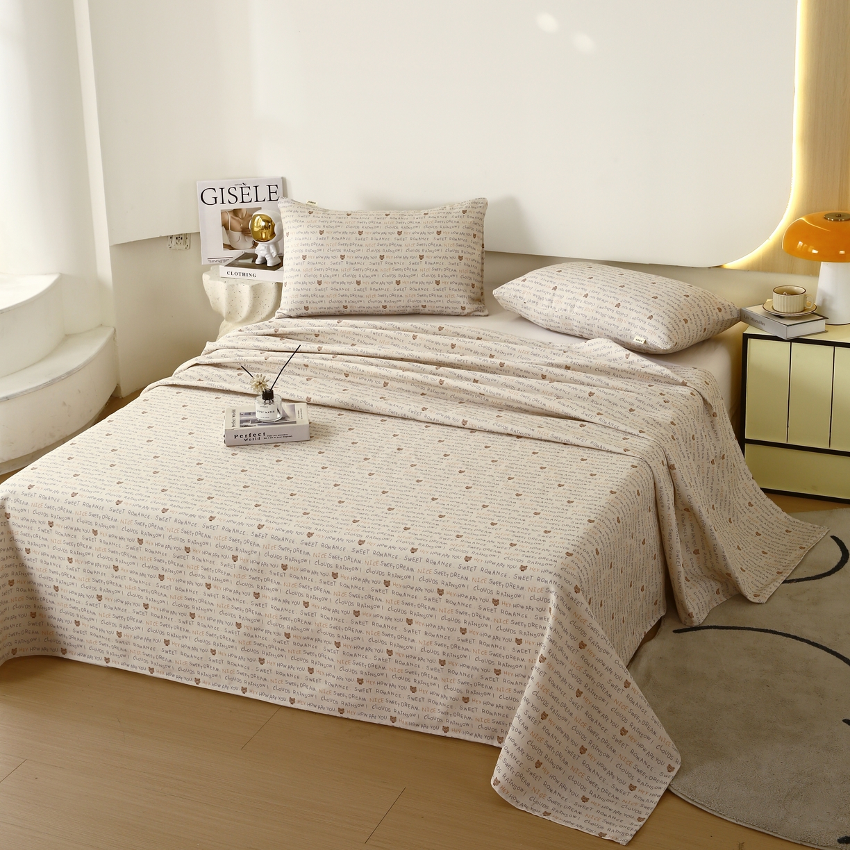 91家纺网 家纺一手货源 找家纺 爱彼家纺 2025新款锦柔老粗布席子凉席床单 字母小熊