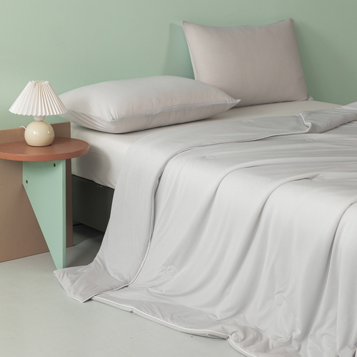 91家纺网 家纺一手货源 找家纺 瑜珠家纺 2025新款瑜珠云母凉感丝夏被 高级灰