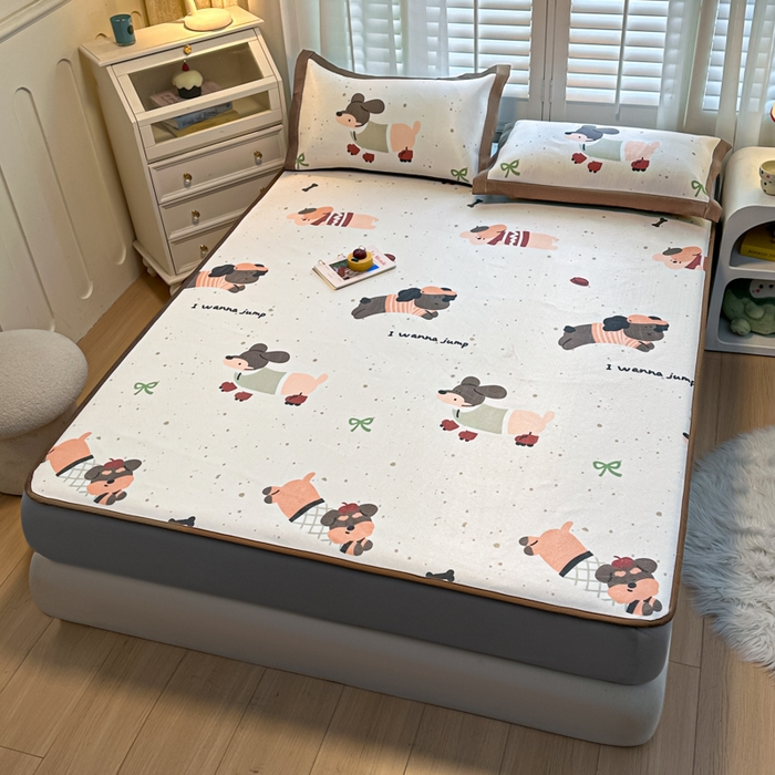 91家纺网 家纺一手货源 找家纺 花言狐语 2025新款真冰藤印花床笠款凉席 腊肠狗