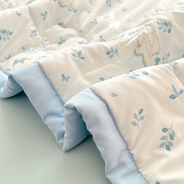 91家纺网 家纺一手货源 找家纺 西域种棉人·千百笠 2025新款A类新疆棉花夏凉被加宽包边水洗棉卡通印花吸湿透气棉花夏被空调被 凌香 优雅猫