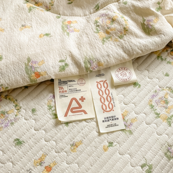 91家纺网 家纺一手货源 找家纺 老帅的工厂店 2025新款a类云感双层纱7a抗菌夏被床盖四件套 庄园兔