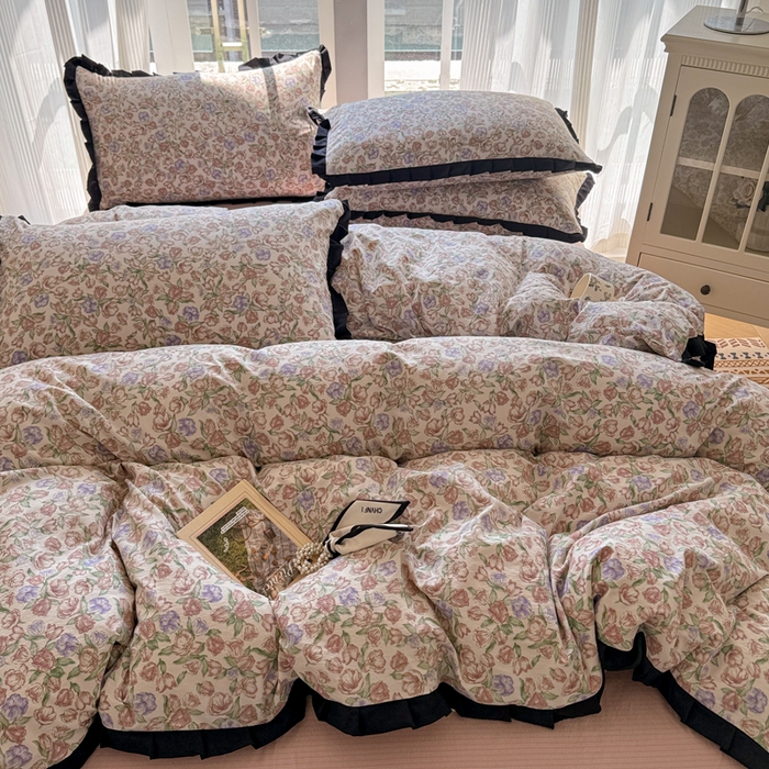 91家纺网 家纺一手货源 找家纺 2025新款黑花边有氧云感m提花针织水洗m双层纱四件套 时光里