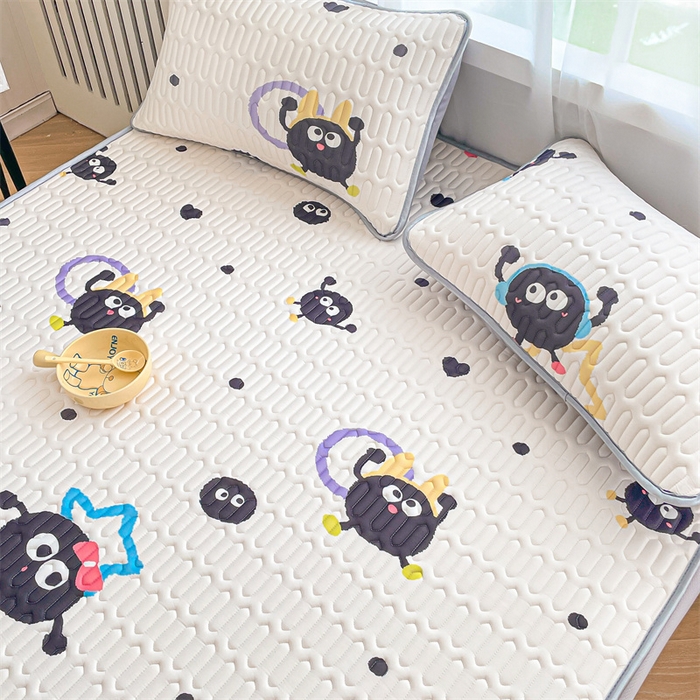 91家纺网 家纺一手货源 找家纺 布卢姆床垫 2025新款5mmA类乳胶凉席床笠套件夏被组合 可爱煤球